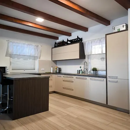 Slezska Harta Апартаменты Roudno